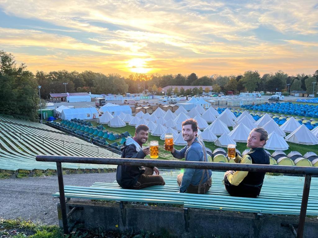 מלון מינכן Festanation Oktoberfest Camp #2 מראה חיצוני תמונה