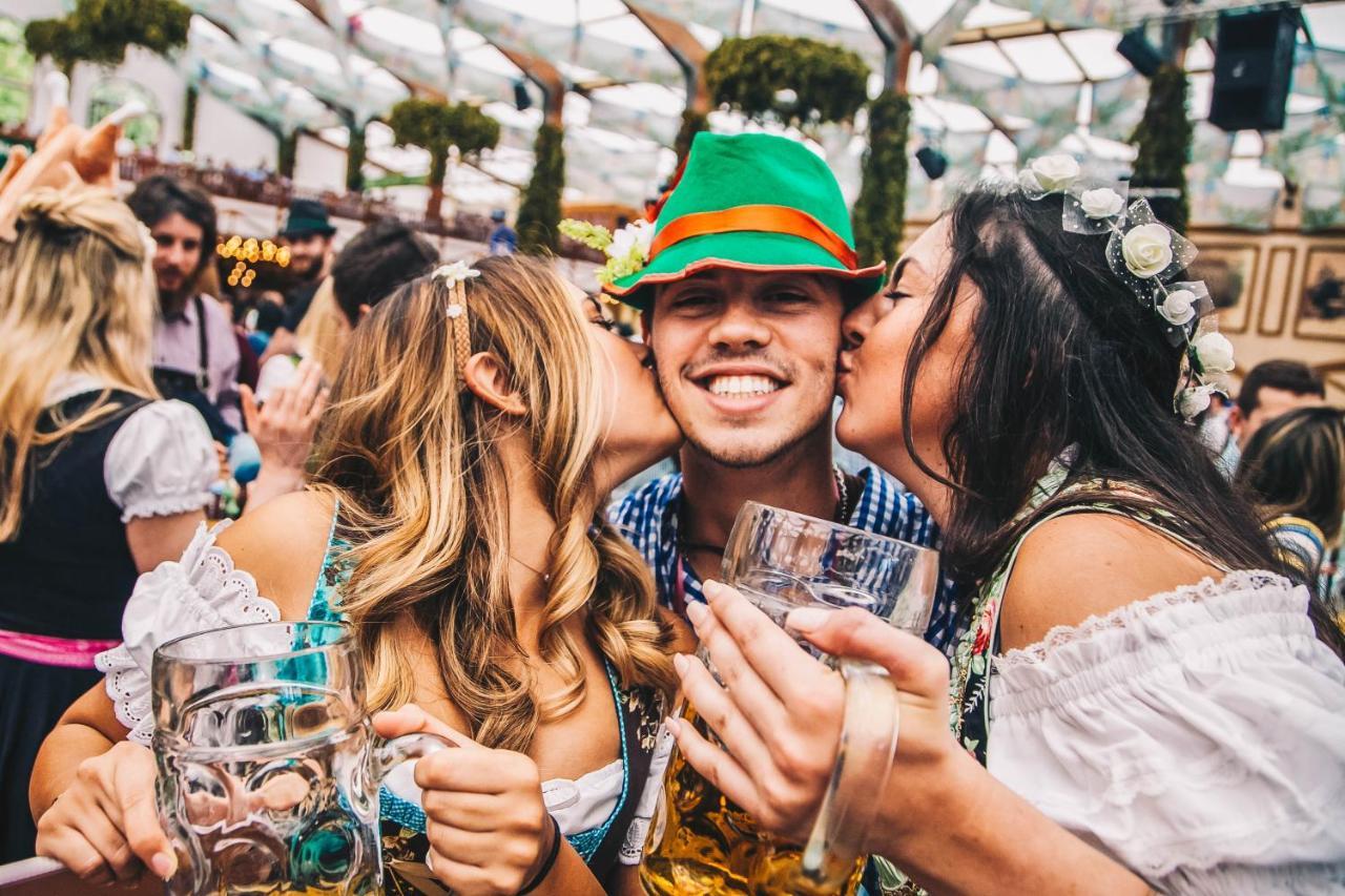מלון מינכן Festanation Oktoberfest Camp #2 מראה חיצוני תמונה