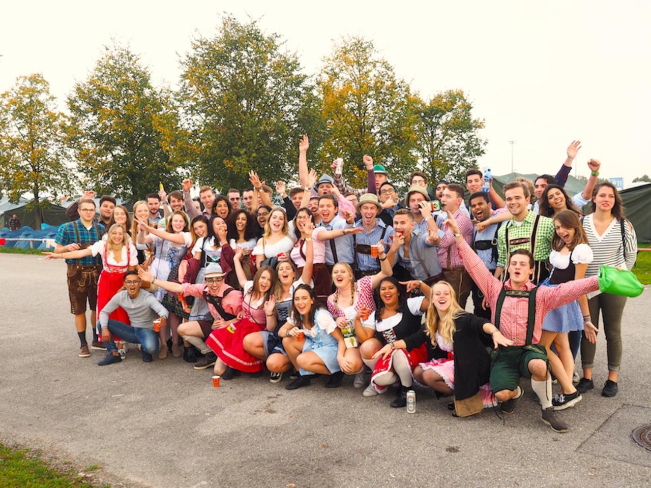מלון מינכן Festanation Oktoberfest Camp #2 מראה חיצוני תמונה